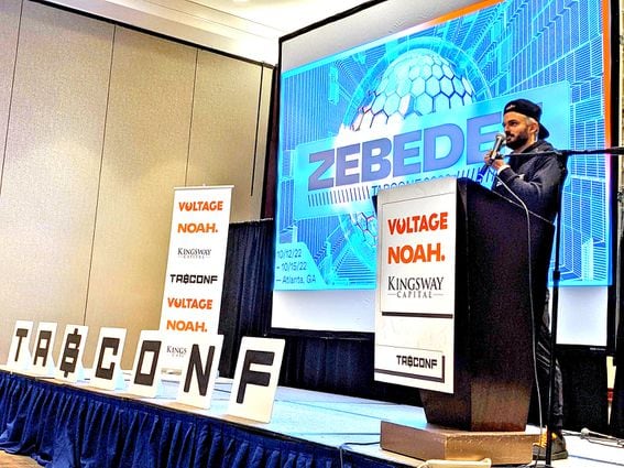 André Neves, co-founder of Vinteum and ZEBEDEE, presents at TABConf 2022 in Atlanta, Georgia. (George Kaloudis/CoinDesk)