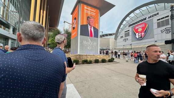 Bitcoin Nashville attendees queued up early on Saturday to get into the conference venue, Music City Center, ahead of former President Donald Trump's speech (Bradley Keoun/CoinDesk)