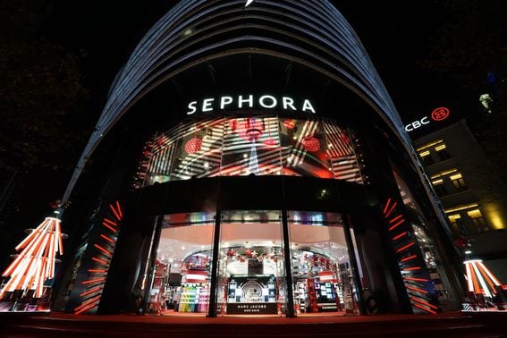 Sephora Shoppers Are Getting Their First Bitcoin Using Crypto