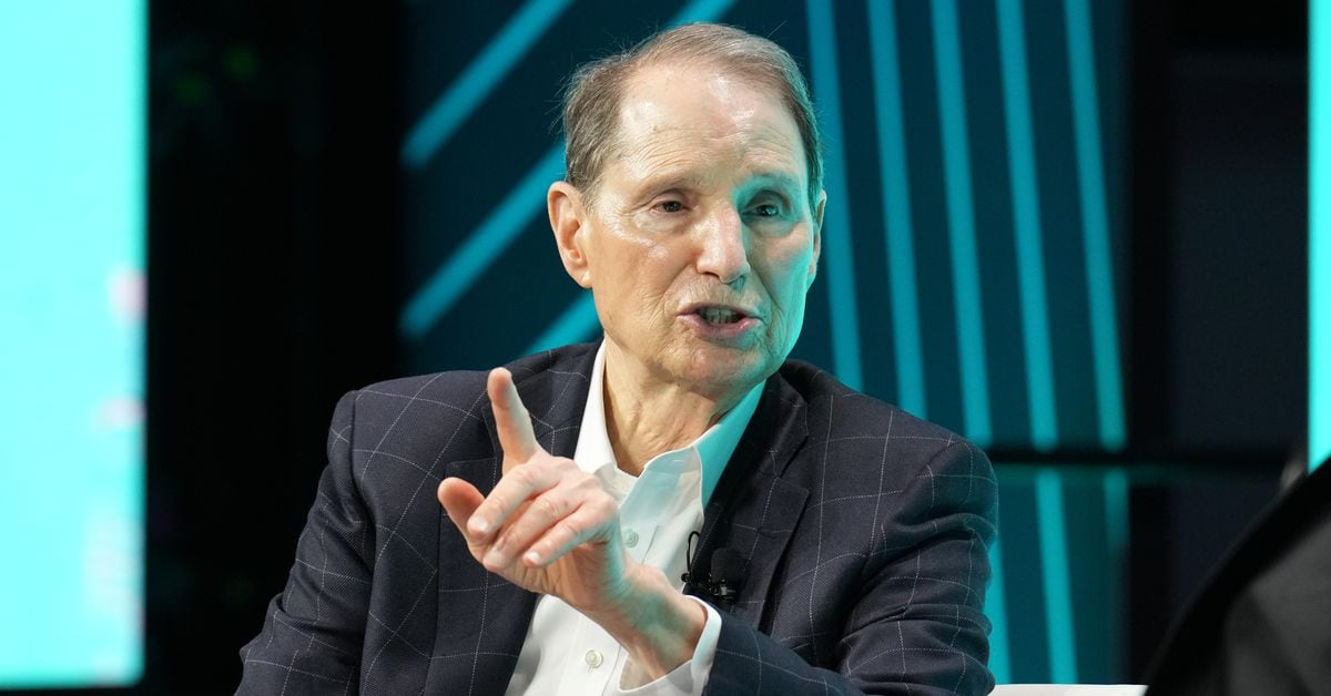 U.S. Sen. Wyden: House ‘Right’ to Pursue Crypto Bill, Late in Session for More Progress