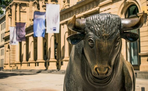 Bull outside Frankfurt Stock Exchange (Shutterstock)