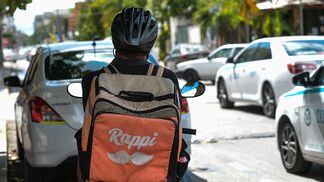 Conductor de Rappi en Playa Del Carmen, México (Artur Widak/NurPhoto via Getty Images).