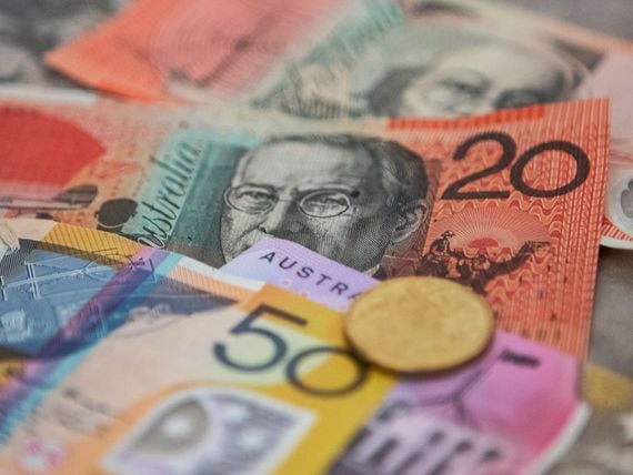 Australian dollars (Squirrel photos/Pixabay)
