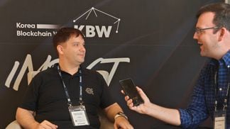 Mark Karpeles (left), Former CEO of Mt. Gox, talking to CoinDesk's Sam Reynolds at Korea Blockchain Week on Sept. 4. (Parikshit Mishra/CoinDesk)