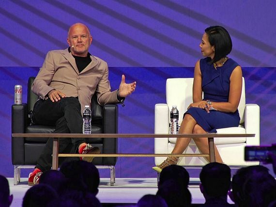 Galaxy Digital CEO Mike Novogratz talks to Bloomberg's Haslinda Amin at a conference in Singapore last year. (Sam Reynolds/CoinDesk)