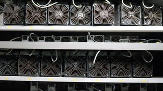 Bitcoin miners have considerable upside from their power portfolios: Bernstein (Eliza Gkritsi/CoinDesk)