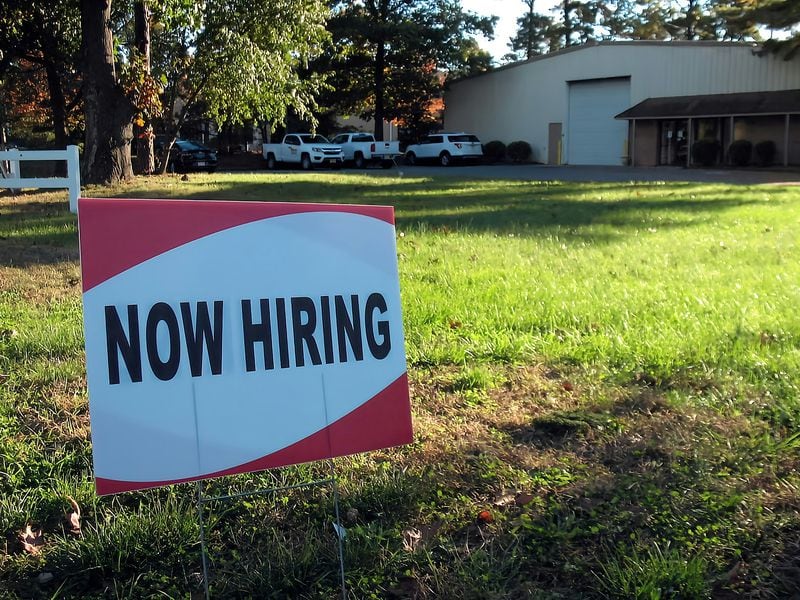 U.S. Added 142K Jobs in August, Likely Setting Stage for 25 Basis Point Rate Cut